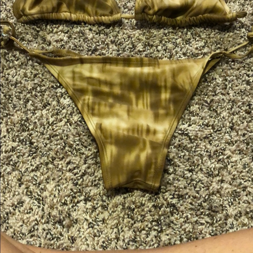 New bikini - Picture 4 of 5